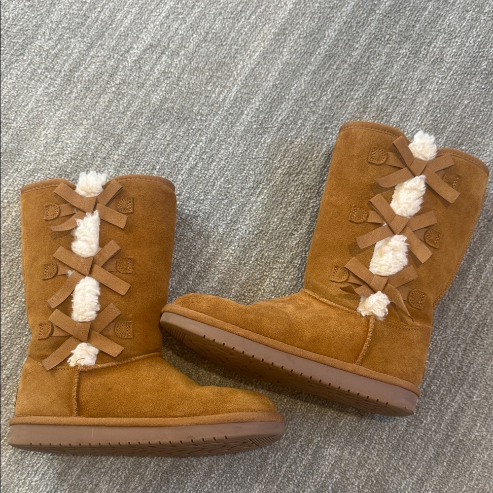 Koolaburra Victoria Tall Boots Kids 4 (W 6)